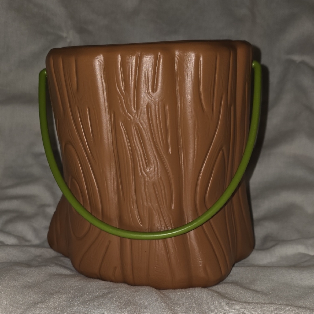 Brown Tree Stump Popcorn Bucket with Green Handle